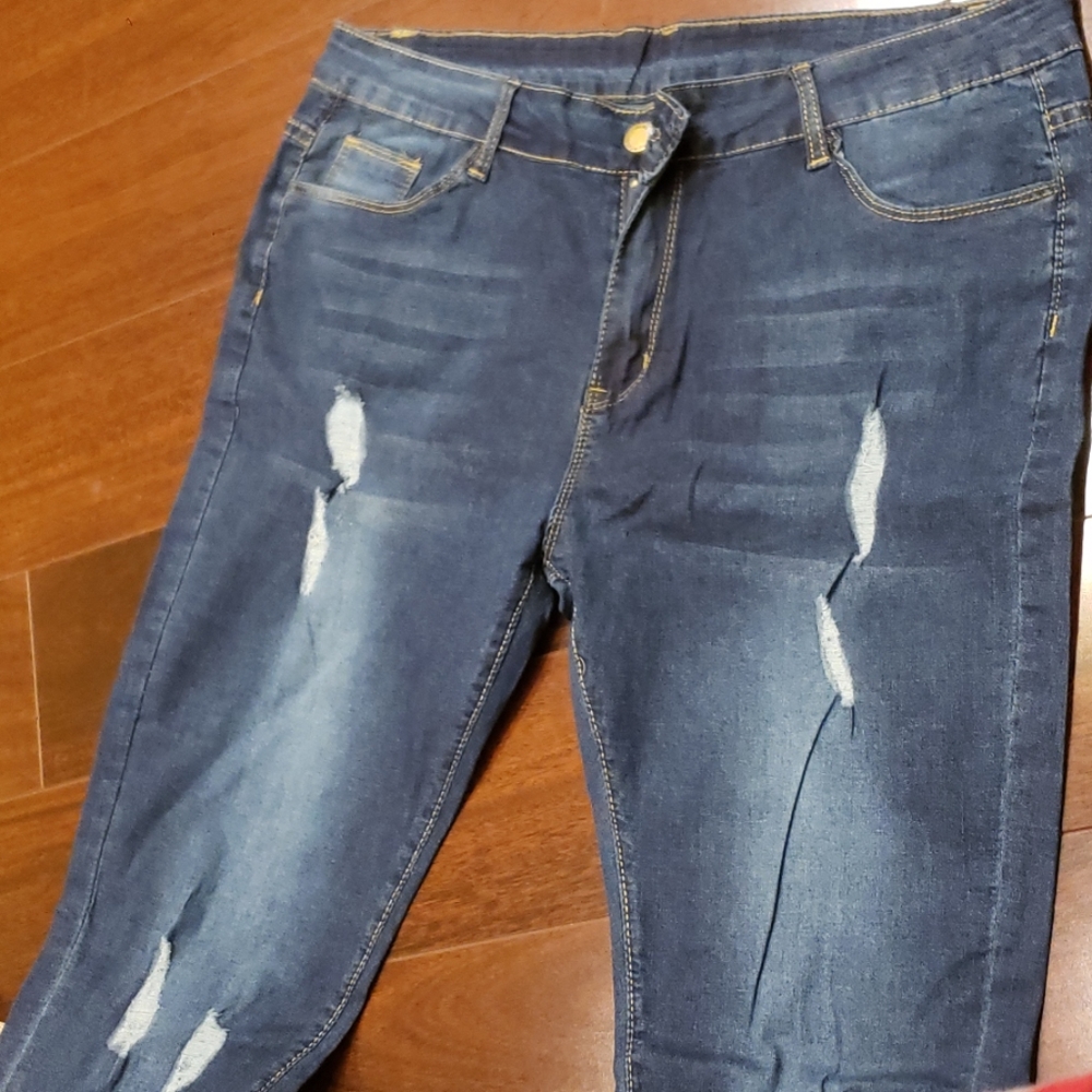 Jeans - Picture 3 of 4